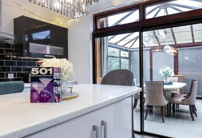 דירת נופש The Cool Belfast Home