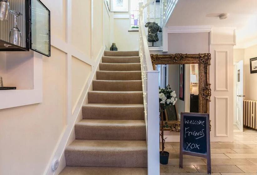 דירת נופש The Cool Belfast Home