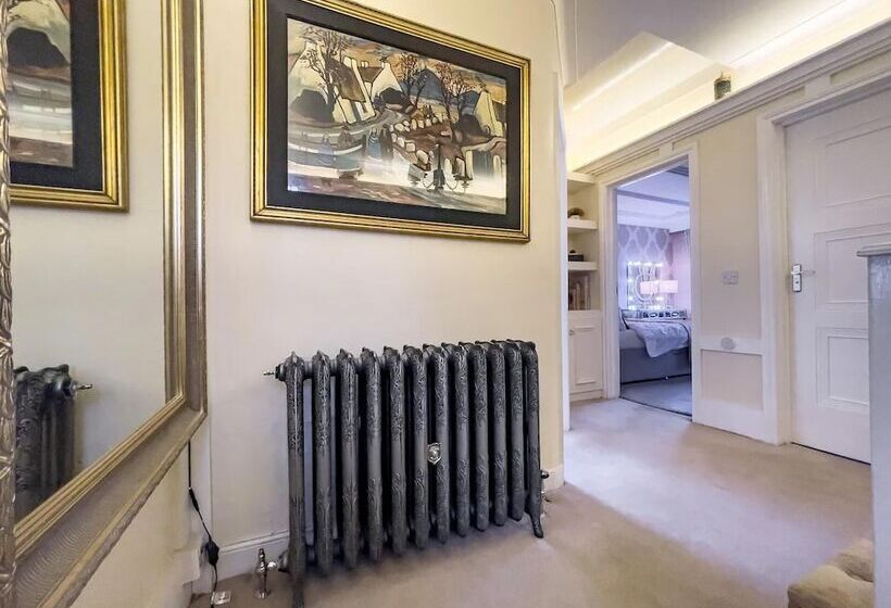 דירת נופש The Cool Belfast Home