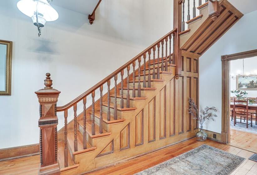 Restored Virginia Victorian: 10 Mi To Harrisonburg