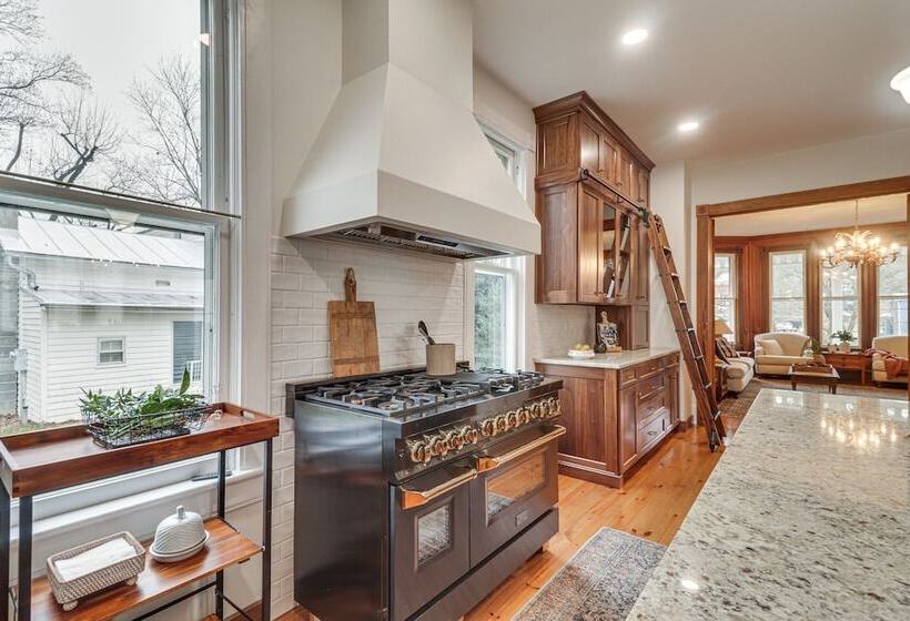 Restored Virginia Victorian: 10 Mi To Harrisonburg