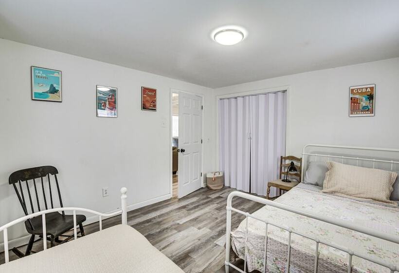 Riverfront Topsham Home ~ 28 Mi To Portland!