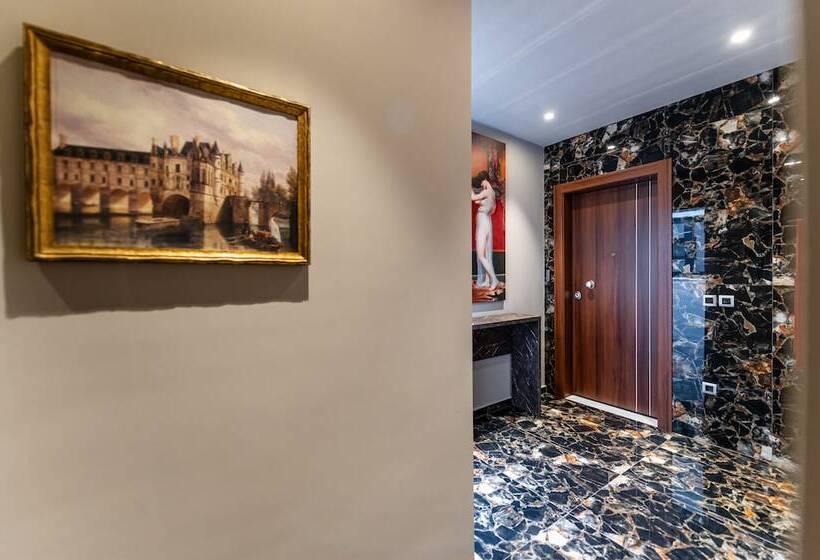 Royal Gold City Suites