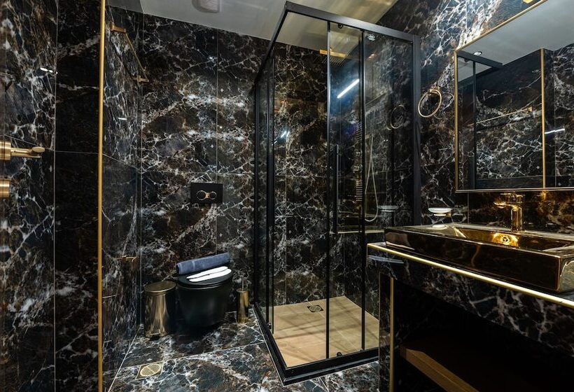 Royal Gold City Suites