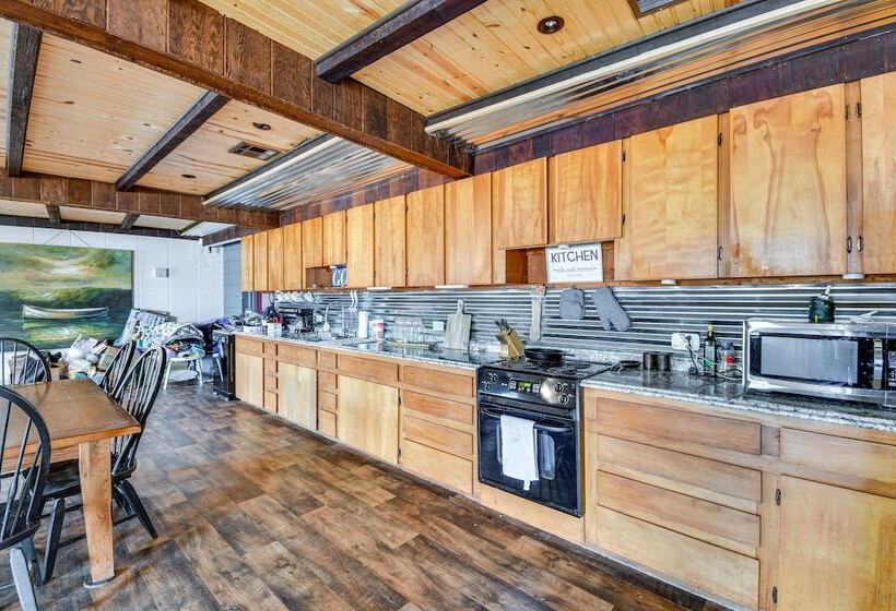 Rustic Valley Cottage W/ Boathouse On Lake Harding