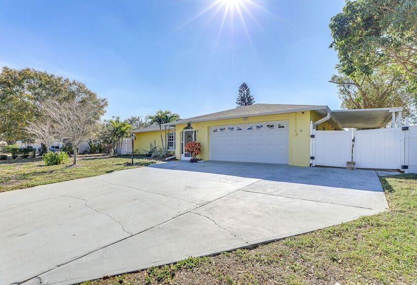 Sarasota Home W/ Heated Pool: 3 Mi To Airport!