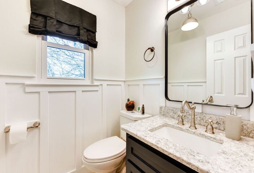 Savannah Home: Close To Bike Trails & Beaches!