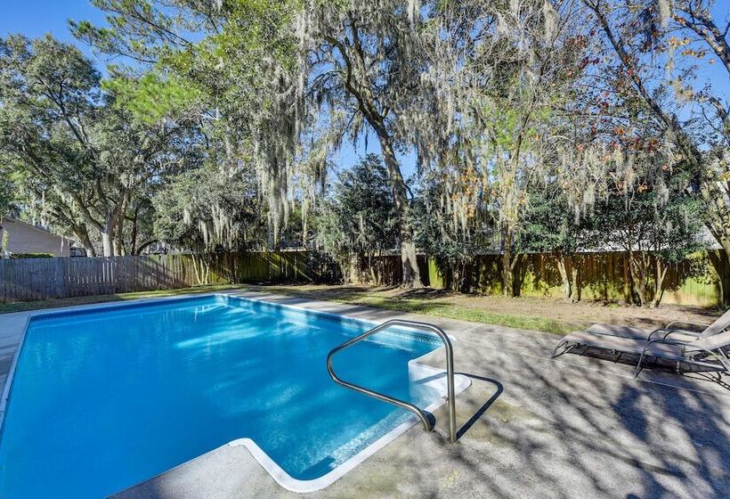 Savannah Home: Close To Bike Trails & Beaches!