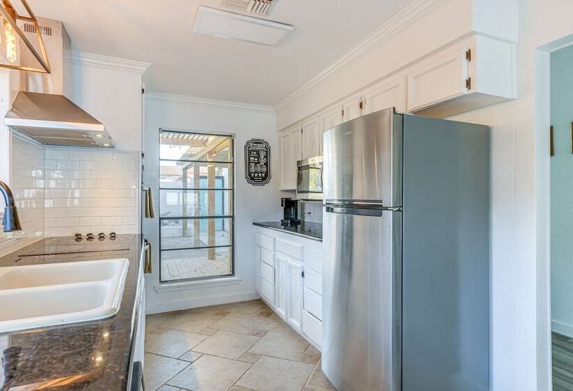 Scenic Home W/ Private Pool & Dock On Oso Bay!