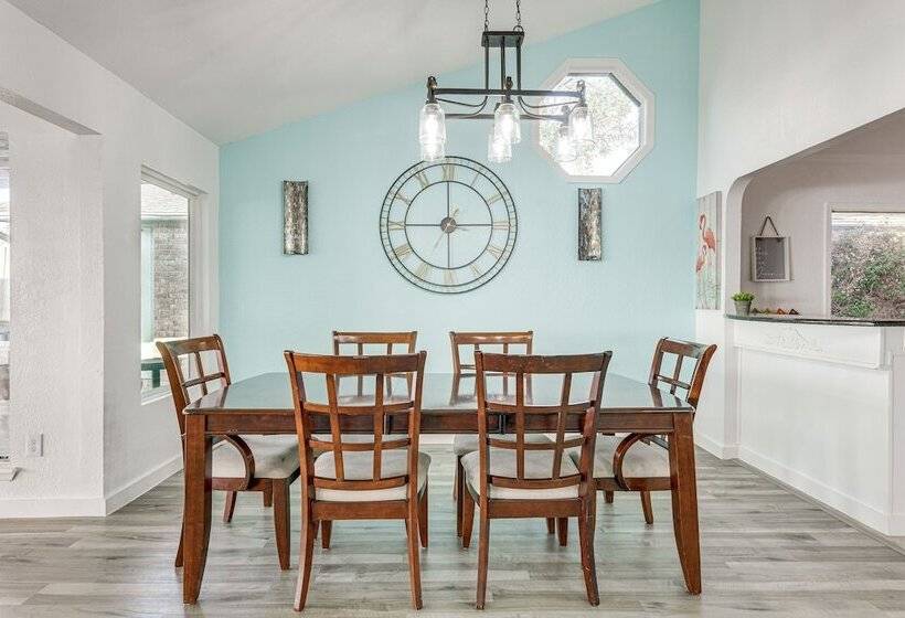 Scenic Home W/ Private Pool & Dock On Oso Bay!