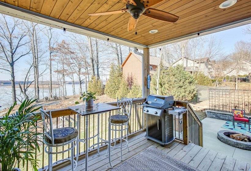 Scottsville Cottage: Fire Pit & All Year Lake View