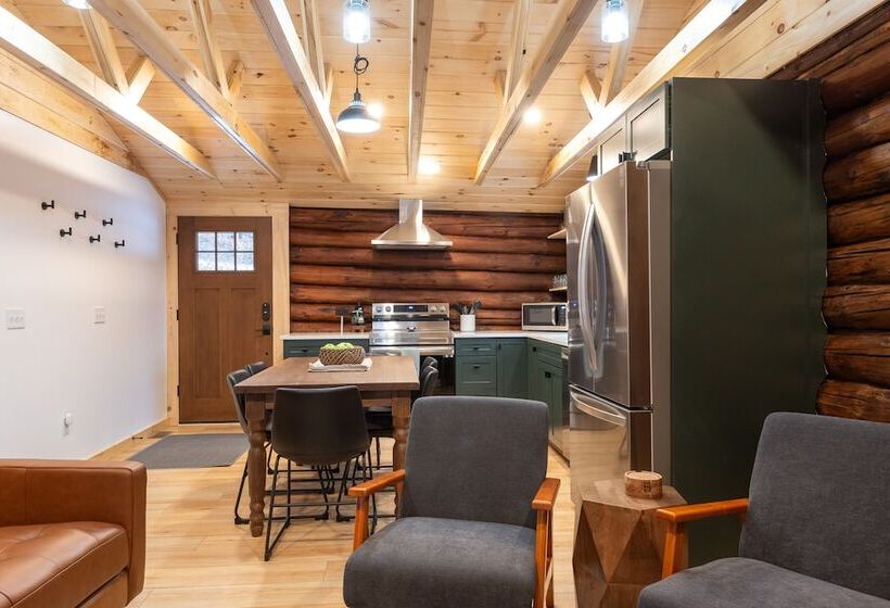 Secluded Naples Cabin W/ Deck & Stream Views