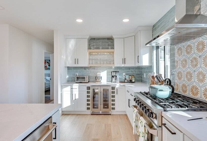 South Oceanside Gem W/ Pool & Spa   2 Mi To Beach!