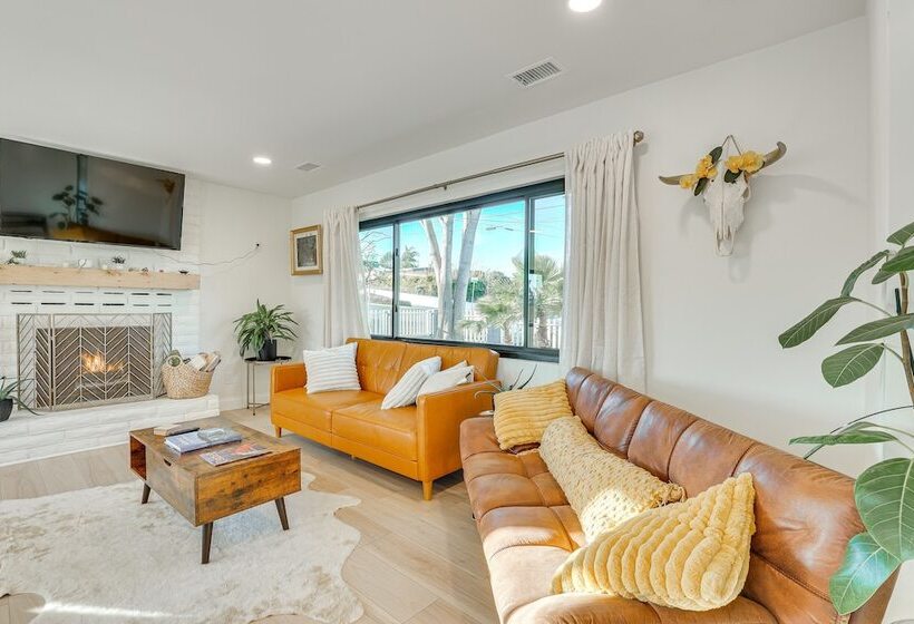 South Oceanside Gem W/ Pool & Spa   2 Mi To Beach!