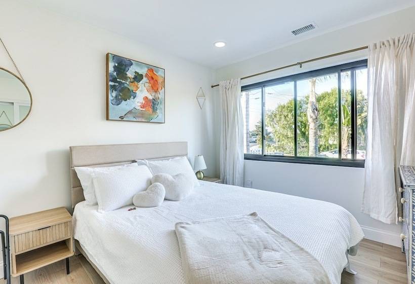 South Oceanside Gem W/ Pool & Spa   2 Mi To Beach!