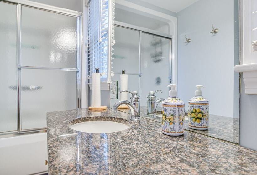 South Yarmouth Home W/ Gas Grill < 2 Mi To Beaches