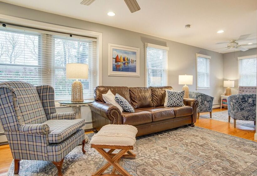 South Yarmouth Home W/ Gas Grill < 2 Mi To Beaches