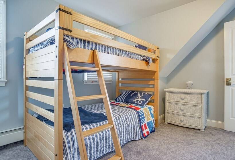 South Yarmouth Home W/ Gas Grill < 2 Mi To Beaches