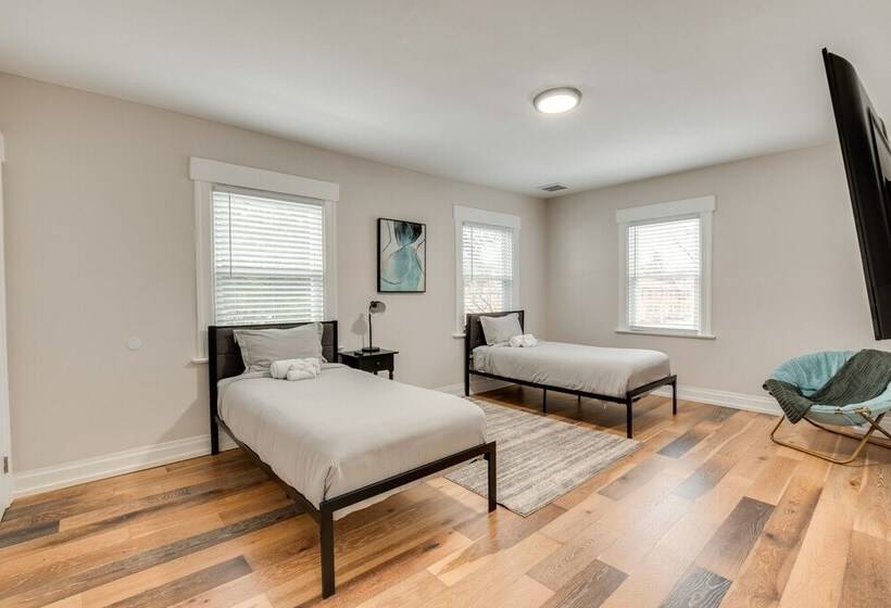 Spacious East Orange Home: Steps To Elmwood Park!