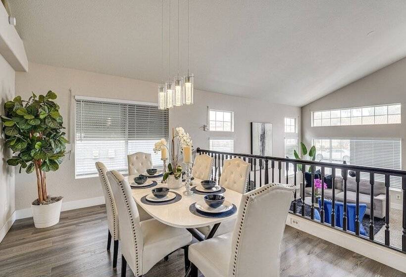 Spacious Henderson Home: 7 Mi To Vegas Strip