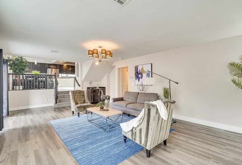 Spacious Henderson Home: 7 Mi To Vegas Strip