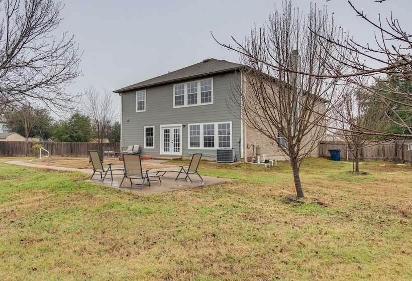 Spacious Leander Home W/ Yard & Fire Pit