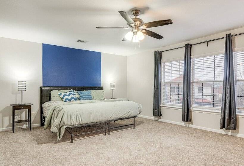 Spacious Leander Home W/ Yard & Fire Pit