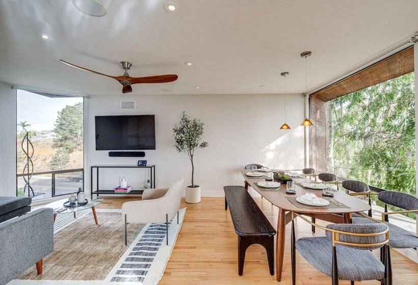 Stunning Del Mar Home W/ Deck: 1 Mi To Beach!