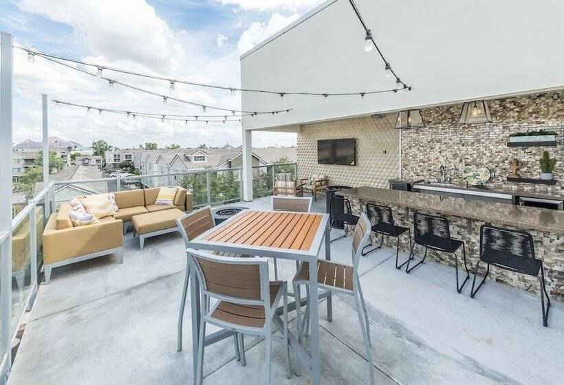 Two Modern Cozysuites With Pool 15 & 19