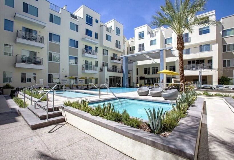 Two Modern Cozysuites With Pool 15 & 19