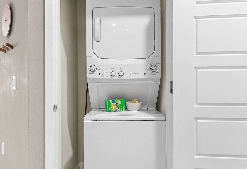 Two Modern Cozysuites With Pool 15 & 19