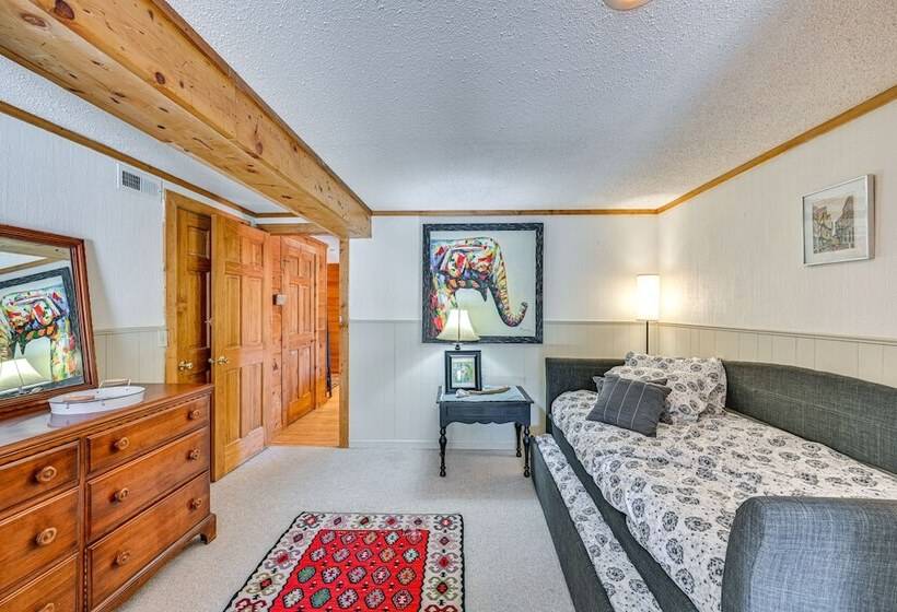 Unique Canyon Cabin: Arkansas River Access & Views