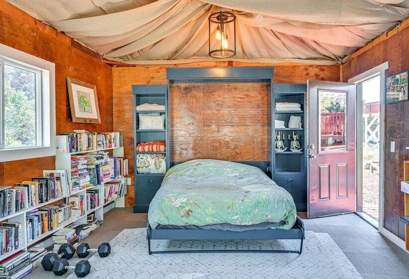 Unique Canyon Cabin: Arkansas River Access & Views