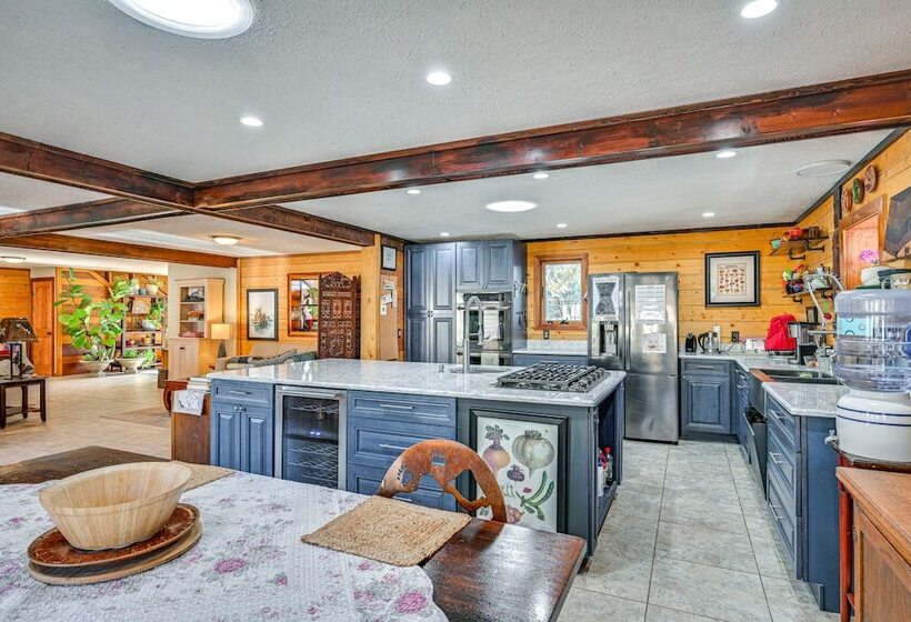 Unique Canyon Cabin: Arkansas River Access & Views