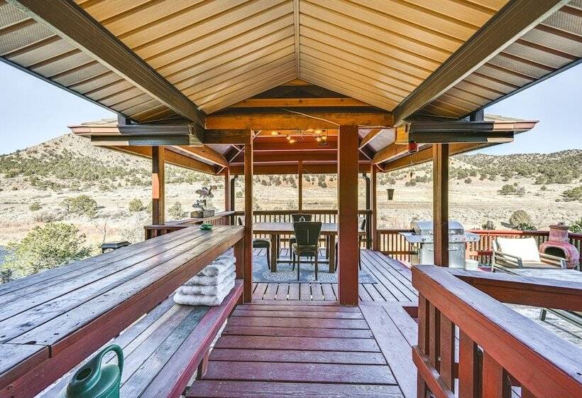 Unique Canyon Cabin: Arkansas River Access & Views
