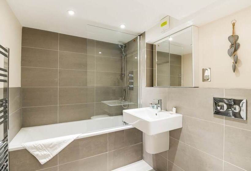 Victoria Vincent Square By Viridian Apartments