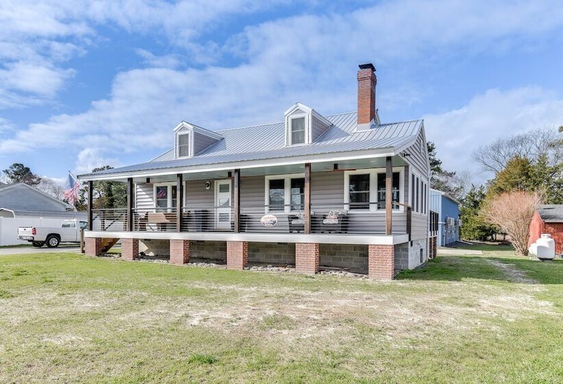 Virginia Retreat W/ Porch & Grill, Near Beaches!