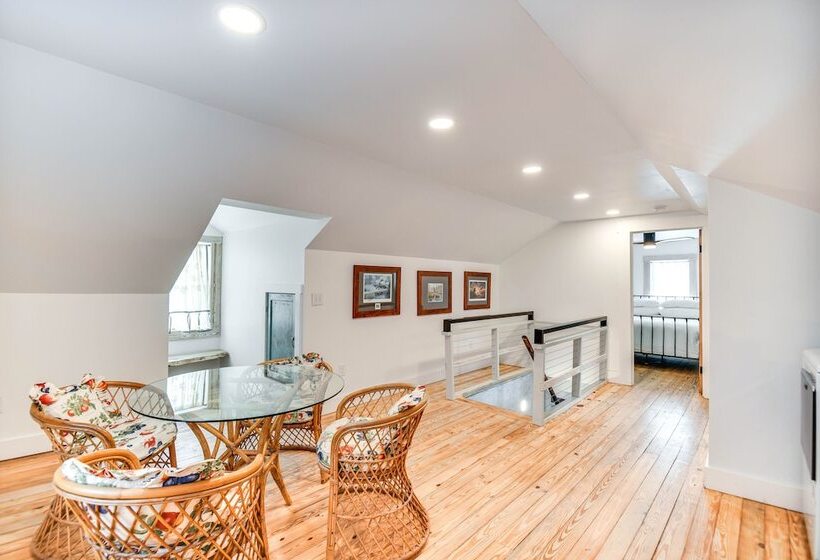 Virginia Retreat W/ Porch & Grill, Near Beaches!