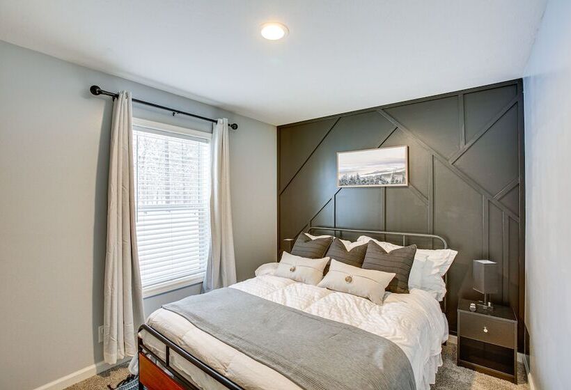 Wellston Home W/ Private Hot Tub + Fire Pit!