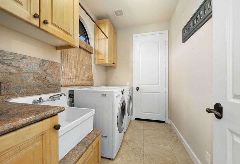 Yucca Valley Vacation Rental: Private Pool + Spa!