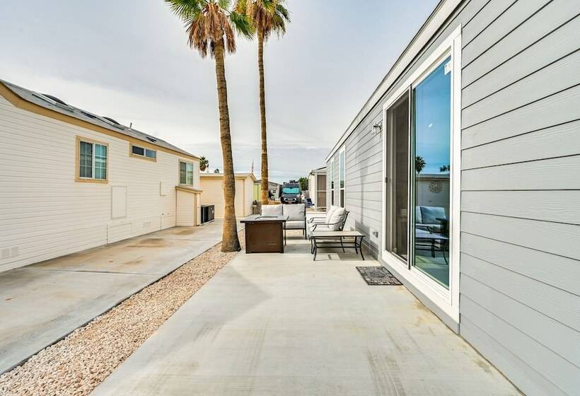 Yuma Home W/ Fire Pit & Outdoor Community Pool!