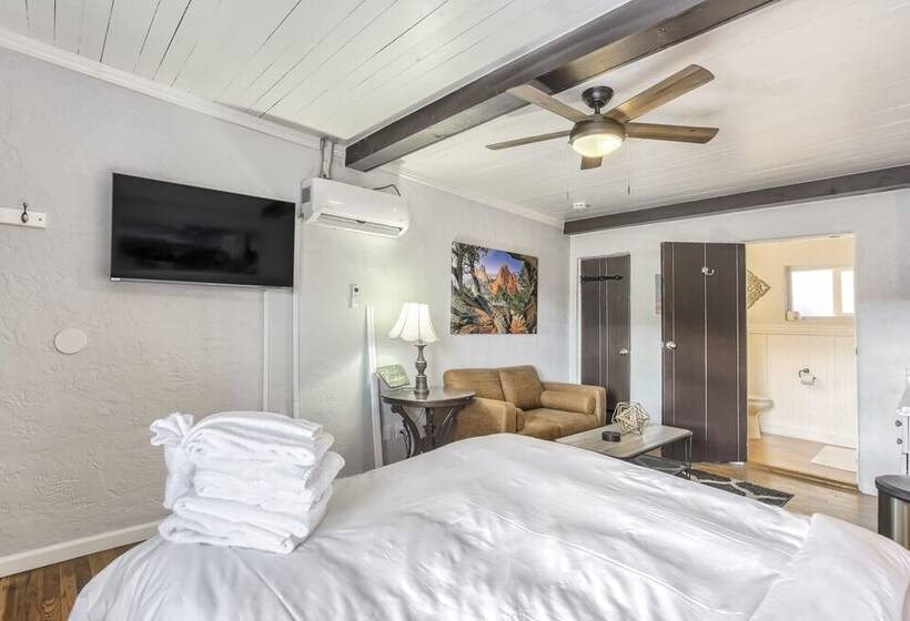 1bd Cozy Suiterestaurants & Hiking!dogs Welcome