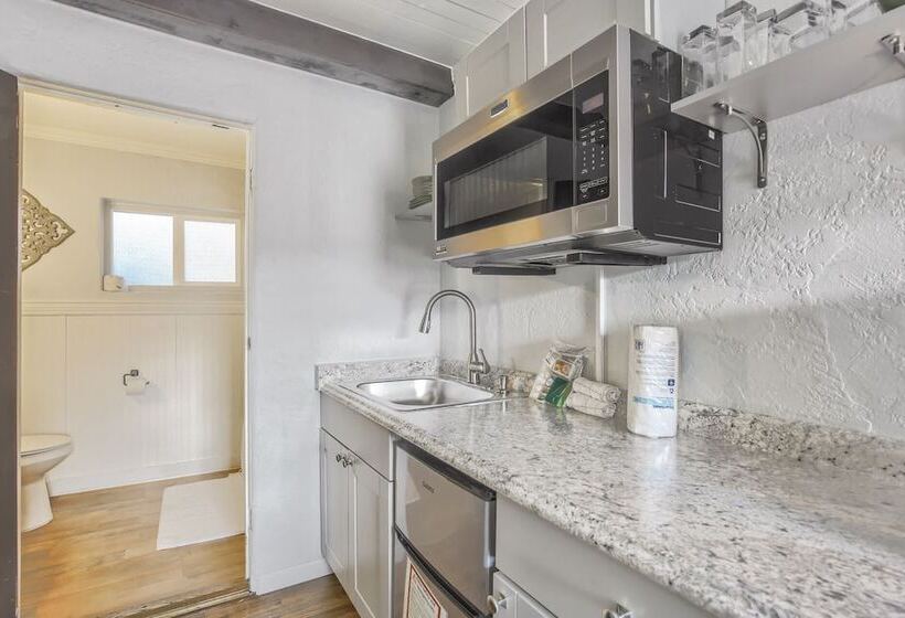 1bd Cozy Suiterestaurants & Hiking!dogs Welcome