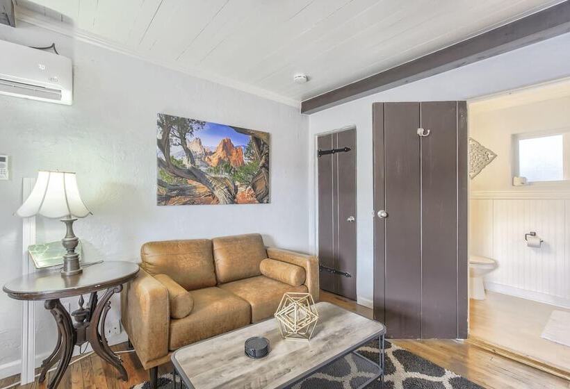 1bd Cozy Suiterestaurants & Hiking!dogs Welcome