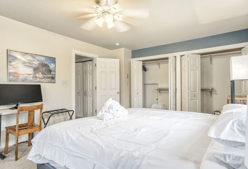 2br Central Location Big Backyard & Dog Friendly!