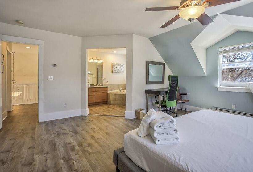 3brminutes To Downtowndog Friendly