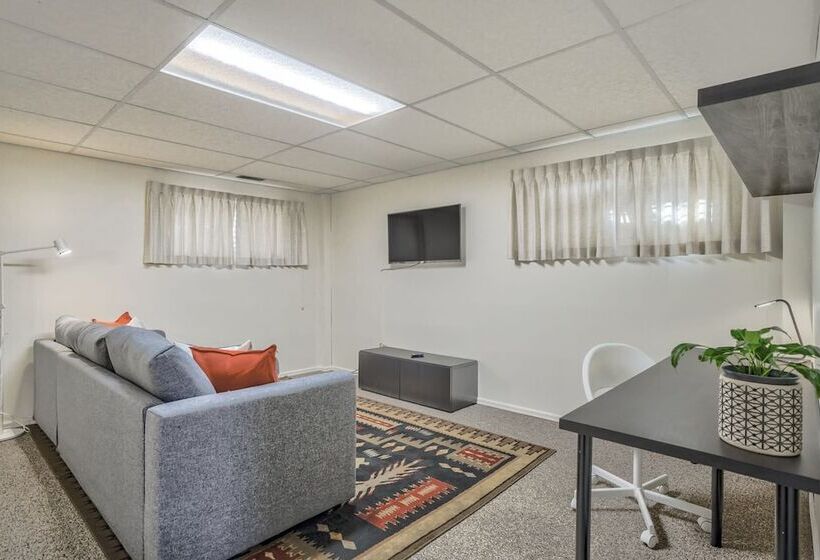 4br Central Location & Near Parks!