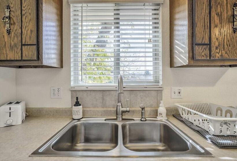 4br Central Location & Near Parks!