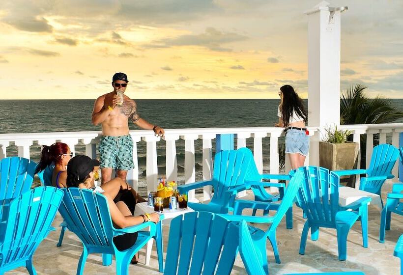 Apartahotel Isla Magica