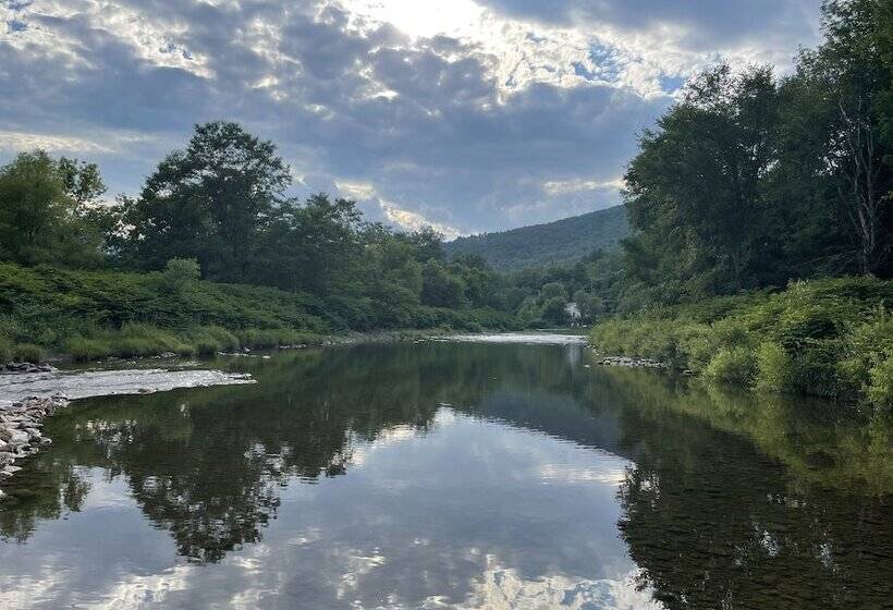 مبيت وإفطار Mad River Inn